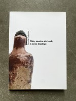 Rire, sourire de tout, à sexe déployé