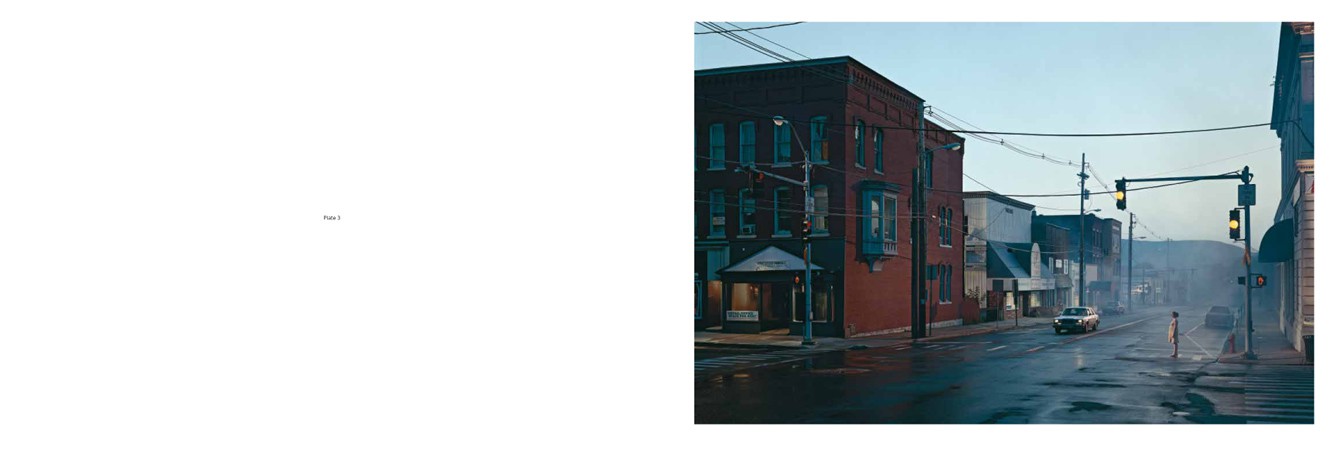 In a Lonely Place　Gregory Crewdson In a Lonely Place. Photographs by Gregory Crewdson. Text by