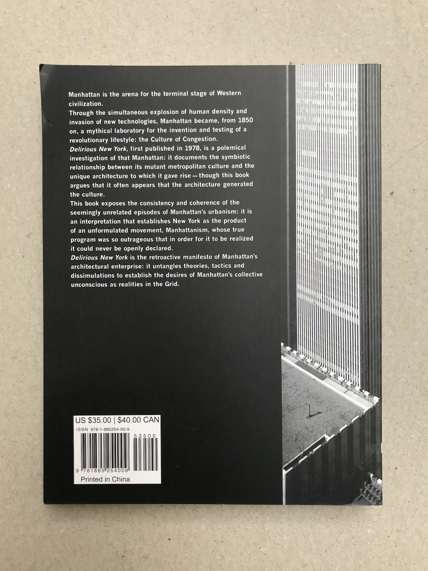 Delirious New York, A Retroactive Manifesto for Manhattan Rem Koolhaas The Monacelli Press