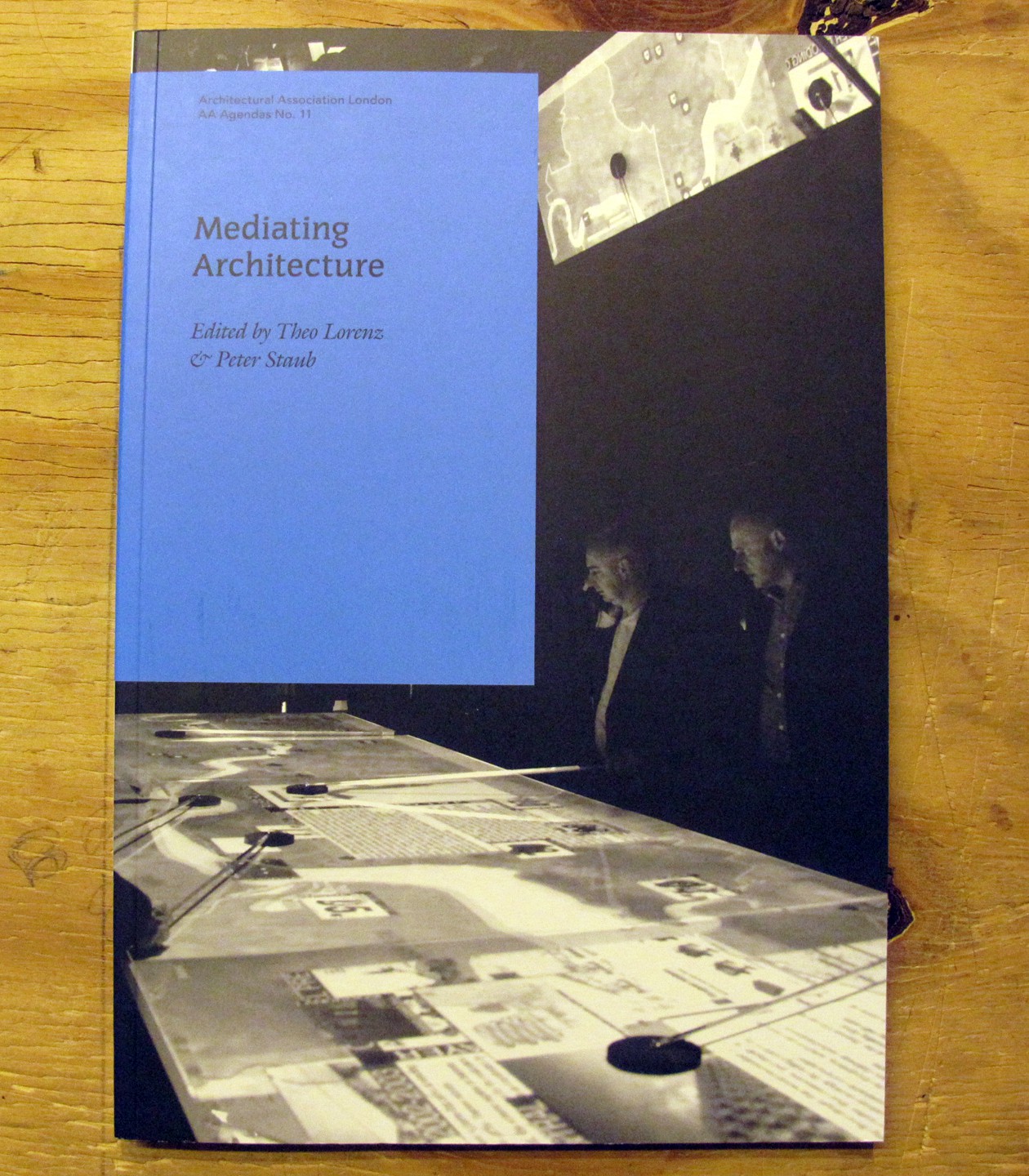  - mediating_architecture_theo_lorenz_peter_straub_architectural_association_motto_distribution_01