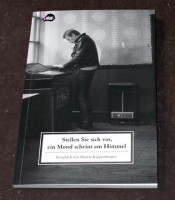 Stellen Sie sich vor, ein Mond scheint am Himmel