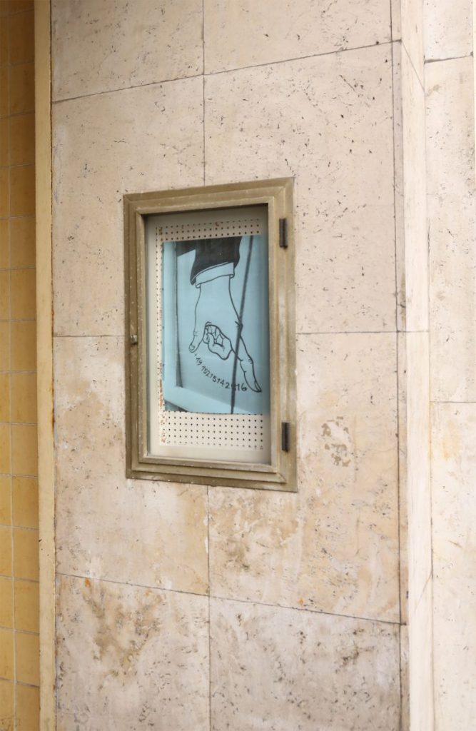Reality_Companions_Motto_Berlin_Install_x18-768x1179