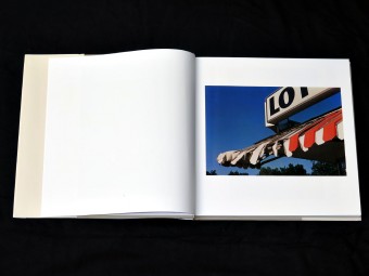 William_Eggleston_Los_Alamos_Scalo_motto_distribution_2