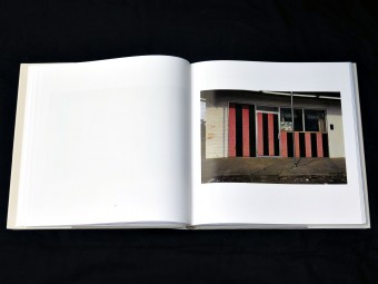 William_Eggleston_Los_Alamos_Scalo_motto_distribution_5