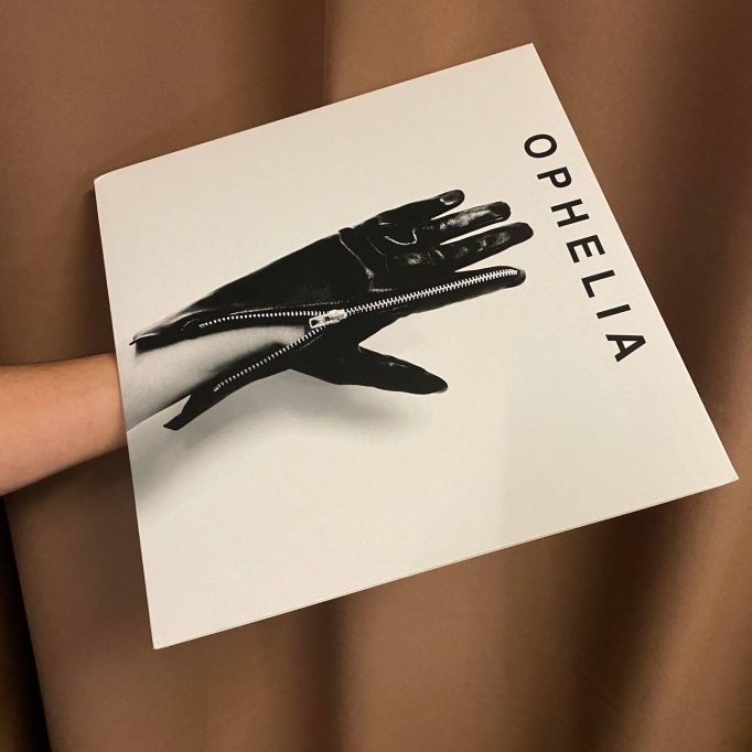 ophelia-vinyl-ophelia-centre-national-des-arts-plastiques-le-confort-moderne-1