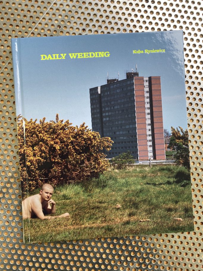 daily-weeding-kuba-ryniewicz-note-note-editions-9782493467003-1