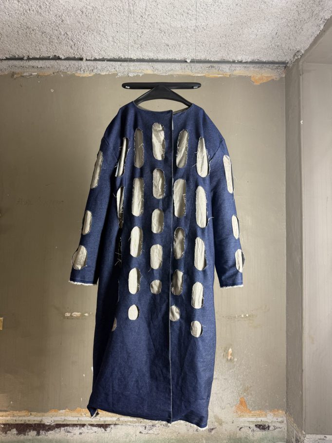 D’AMOUR DE PÉTROLE ET DE SANG , Agir Bizarrement, 2025, Motto Paris