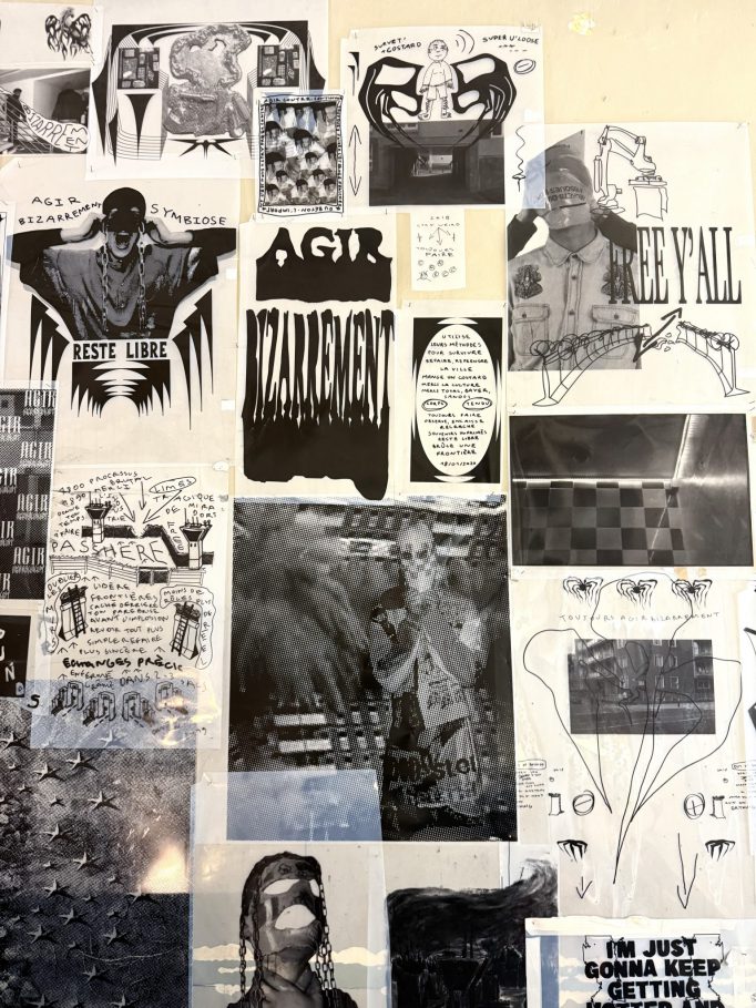 D’AMOUR DE PÉTROLE ET DE SANG , Agir Bizarrement, 2025, Motto Paris