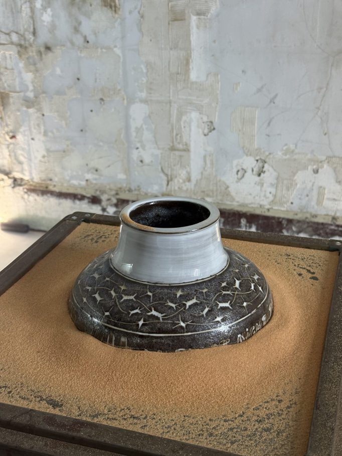 D’AMOUR DE PÉTROLE ET DE SANG , Agir Bizarrement, 2025, Motto Paris