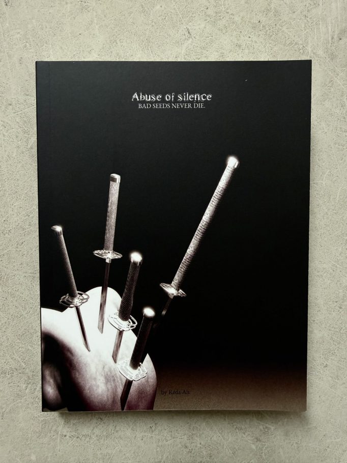 D’AMOUR DE PÉTROLE ET DE SANG , Agir Bizarrement, 2025, Motto Paris