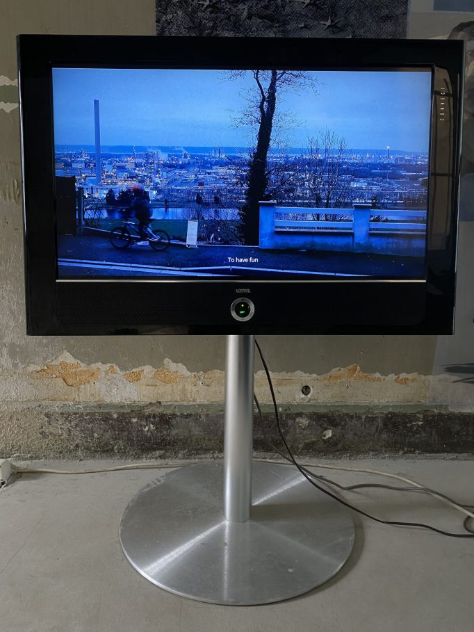 D’AMOUR DE PÉTROLE ET DE SANG , Agir Bizarrement, 2025, Motto Paris