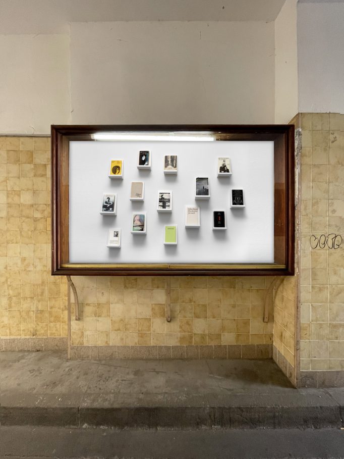 Red Novels / Rote Romane, Ina Wudtke, 27.02.2022 - 30.03.2022, Motto Berlin